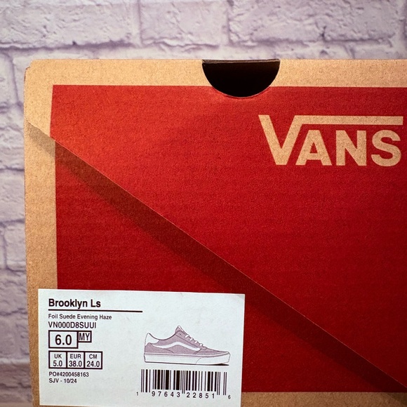 New Vans Lavender and White Glitter Sneakers Size‎ 6 Kids - Picture 3 of 8